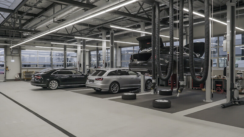 Audi Centrum Warszawa Okęcie - nowy salon czterech pierścieni